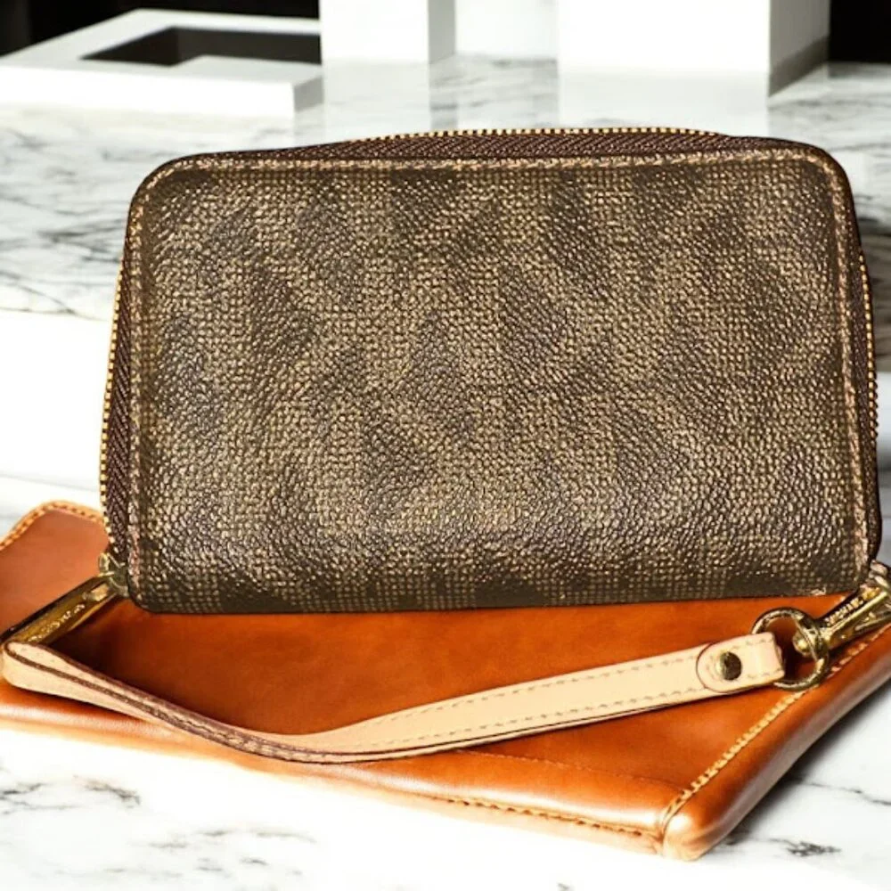 EUC Michael Kors Zip-around Wristlet~ Monogrammed~ Brown Leather (D25) - Picture 2 of 4